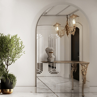 Table console mystique Living Room Boulevards avec miroir et lampe, art mural sculptural alliant laiton doré, le bois et l'acier inoxydable