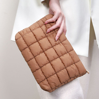 Neue Modische Damen-Kosmetiktasche Gepolsterte Gesteppte Puffer-Kosmetiktasche Große Lippenstift-Toilettentasche Organizer Kosmetiktasche Clutch für Schönheit