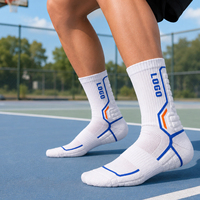 Chaussettes de sport en coton personnalisées à faible MOQ avec logo, respirantes, absorbant les chocs, pour le basketball, chaussettes tricotées pour hommes pour les sports de plein air