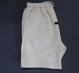 थोक S22 आवश्यक डिजाइनर ग्रीष्मकालीन उच्च गुणवत्ता वाली आकस्मिक शॉर्ट पैंट स्ट्रीटवियर पुरुषों के लिए 2 पीसी आवश्यक स्वेट शॉर्ट्स - Product Image 2