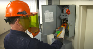 Medidor de Fugas de Corriente RMS Verdadero Kyoritsu KEW 2433R, Pinza de 40mm, Seguridad de 300V, Resolución de 0.01mA, Rangos de 40mA/400mA/400A, 1 Año de Garantía - Product Image 4