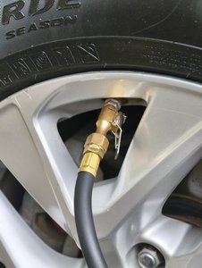 Valve de pneu automobile fil <span class=keywords><strong>intérieur</strong></span> mandrin gonflable buse gonflable pompe à air dent intérieure pince en cuivre buse gonflable - Product Image 3