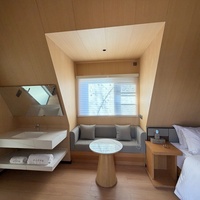 Maisonnette préfabriquée en A-frame, cabane modulaire, chalet forestier, logement pour travailleurs, structure événementielle, villa hôtelière certifiée ISO