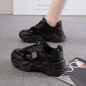 รองเท้าวิ่งสไตล์ร้อนแรงสำหรับผู้หญิง, รองเท้าวิ่ง2024แบบเข้ากับทุกชุดดีไซน์พ่อพื้นรองเท้าหนาฤดูใบไม้ผลิผ้าตาข่ายระบายอากาศแบบลำลองใหม่ - Product Image 1