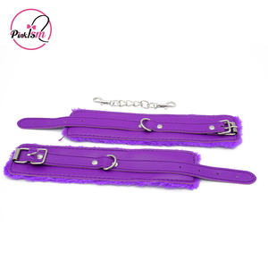 Pinksm <span class=keywords><strong>Esposas</strong></span> <span class=keywords><strong>de</strong></span> felpa <span class=keywords><strong>de</strong></span> cuero ajustable Bondage Gear Slave Puños Accesorios para <span class=keywords><strong>esposas</strong></span> Coqueteo o juego <span class=keywords><strong>de</strong></span> rol erótico - Product Image 2