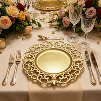 Assiettes de présentation dorées élégantes Wojia 13 pouces, bordure ajourée, en plastique thermolaqué, décoration de table de luxe pour événements et traiteurs
