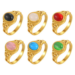 Anillo vintage de acero inoxidable chapado en oro para mujer, con cabujón ovalado de piedra natural multicolor y marco hueco tallado. - Product Image 4