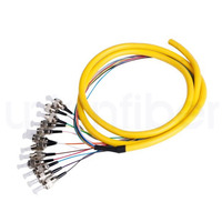 Confezione da 12 Pigtail in Fibra Ottica ST 0.9mm LSZH Certificati CE per FTTH e Data Center, G652D G657A1 G657A2, Lunghezza Personalizzabile