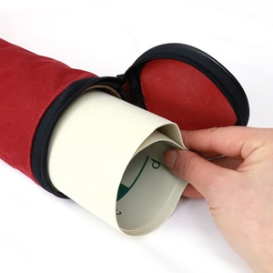 Jeu d'échecs de voyage en plastique avec 2 jetons supplémentaires 3.75 pouces king height avec usine de sacs en toile à cylindre rouge en vinyle