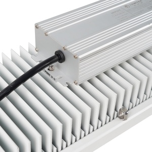 Système d'éclairage LED pour culture de plantes d'intérieur, personnalisé, 4x4 pieds, en chaîne, 8 barres, spectre complet - Product Image 1