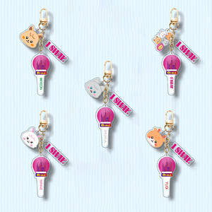 Venta al por mayor de llaveros de acrílico GIDLE con impresión UV, colgante de dibujos animados, recuerdo de moda, accesorio de estrella. - Product Image 2