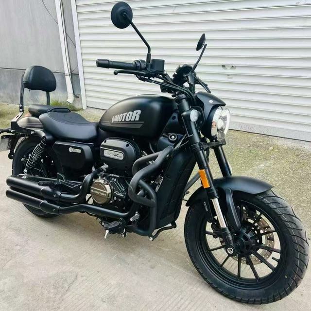 Powerful Retro Style Motorcycle with 250cc V-Twin Water-Cooled Engine, Durable and Affordable