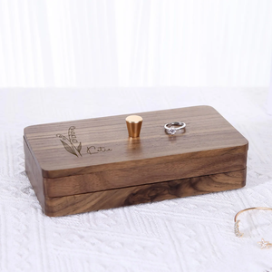OEM ODM personalizzabile mese di nascita fiore perfetto anniversario <span class=keywords><strong>regalo</strong></span> per il suo gioiello personalizzato impilabile portagioie in legno - Product Image 1