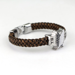 Nuevos Brazaletes <span class=keywords><strong>de</strong></span> Attack on Titan para Cosplay <span class=keywords><strong>Alas</strong></span> <span class=keywords><strong>de</strong></span> <span class=keywords><strong>la</strong></span> <span class=keywords><strong>Libertad</strong></span> <span class=keywords><strong>de</strong></span> Cuerda <span class=keywords><strong>de</strong></span> Cuero Pulsera Tejida para Hombre - Product Image 2