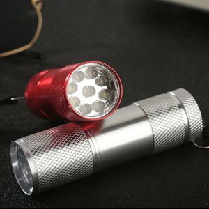 Linterna LED COB de Aluminio Mini de Bolsillo de Emergencia con Logotipo Personalizado Barata de Alta Calidad con 9 Bombillas - Product Image 3