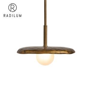 Lámpara Colgante <span class=keywords><strong>de</strong></span> Latón Estilo Wabi Sabi para Isla <span class=keywords><strong>de</strong></span> Cocina, Cafetería, Nórdica, <span class=keywords><strong>de</strong></span> Latón Sólido y Cristal, LED, Venta al por Mayor <span class=keywords><strong>de</strong></span> Fábrica, Lámpara Colgante Lilypad - Product Image 1