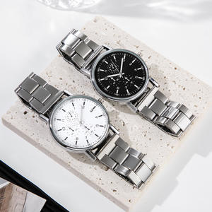 <span class=keywords><strong>Orologio</strong></span> da polso al quarzo sportivo di lusso all'ingrosso per <span class=keywords><strong>uomo</strong></span> Casual <span class=keywords><strong>uomo</strong></span> cinturino in acciaio <span class=keywords><strong>bracciale</strong></span> 40mm Business Casual in lega da <span class=keywords><strong>uomo</strong></span> Montre - Product Image 2