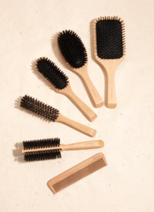 Cepillo Sleeking para un Peinado Elegante, Control del Frizz y Fijación Perfecta - Product Image 3