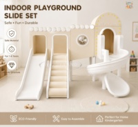 Ensemble d'équipements de jeux intérieurs modernes de qualité supérieure en beige pour enfants, aire de jeux commerciale pour enfants avec toboggan et piscine à balles