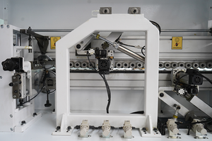 Machine à chantourner SIGN AE-80 avec pré-fraisage et suivi de contour, 8 fonctions pour le travail du bois et les panneaux de meubles - Product Image 4