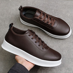 Zapatos Masculinos Otoño Nuevos Zapatos Versión Masculina de Moda Ligeros y Pequeños Zapatos de Skateboard Blancos Deportivos Casuales - Product Image 1