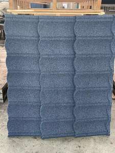 Tuile de toit en métal <span class=keywords><strong>enduit</strong></span> de <span class=keywords><strong>pierre</strong></span> imperméable matériau en acier de fibre de verre de première qualité pour villas maisons parcs bâtiments extérieurs - Product Image 3