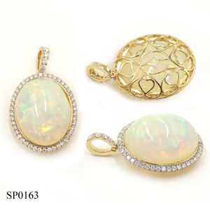 Colgante de Oro Amarillo de 14K con Ópalo (Ovalado) de 21.71 CT y Diamante Blanco (Redondo) de 0.84 CT - Product Image 3