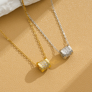 Collar de Clavícula de Acero Inoxidable de Estilo Japonés y Coreano, Chapado en Oro de 18K, Ligero y Lujoso, Resistente al Agua, Duradero y Sin Decoloración, para Mujer - Product Image 4