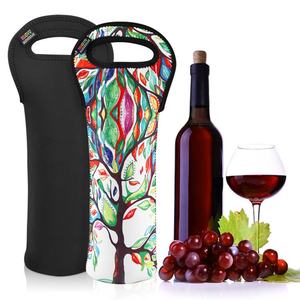 ปลอกหุ้มแก้วไวน์แบบมีฉนวนกันความร้อนทำจากนีโอพรีน พิมพ์โลโก้ตามสั่ง ขายส่ง สำหรับใส่แก้วไวน์ร้อน/เย็น ดีไซน์คลาสสิก หรูหรา ใช้ซ้ำได้ เหมาะสำหรับเทศกาลคริสต์มาส พร้อมตัวอักษร - Product Image 1