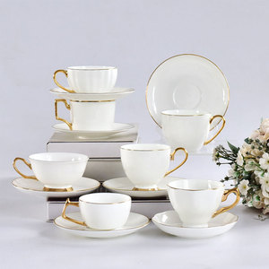 Taza de Café de Cerámica de Lujo con Baño de Oro Estilo Europeo, con Asa y Plato para Regalo - Product Image 5