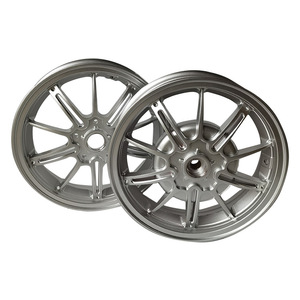Ruedas delanteras y traseras de aleación de aluminio de 12 pulgadas Nuevo cubo de rueda más vendido para <span class=keywords><strong>Vespa</strong></span> Spring <span class=keywords><strong>Sprint</strong></span> 150 - Product Image 1