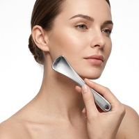 Cuillère cosmétique en métal avec logo personnalisé, mini outil de beauté pour l'application de crème pour les yeux