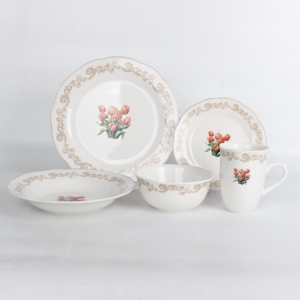 Service de table en porcelaine <span class=keywords><strong>rose</strong></span> vintage - <span class=keywords><strong>Vaisselle</strong></span> élégante en céramique avec bordure dorée festonnée - Product Image 1