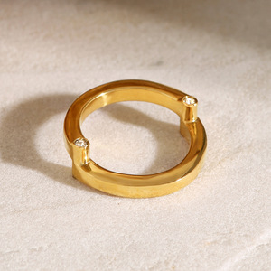 Bague en or en forme de U avec sertissage à griffes de diamants, design géométrique, bijoux de mode unisexe, cadeau - Product Image 3