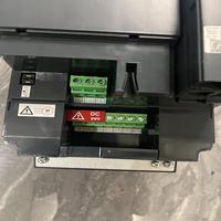 Variador de Frecuencia ATV320D15N4B VFD Compacto para Maquinaria OEM Trifásico, Automatización de Transportadores