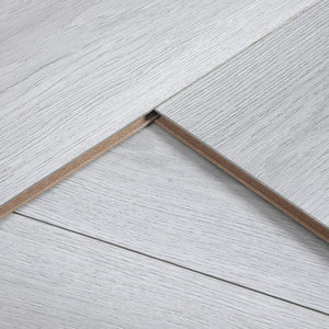 Suelo Laminado <span class=keywords><strong>de</strong></span> Roble Impermeable <span class=keywords><strong>de</strong></span> 8 mm, Clase AC4 32 <span class=keywords><strong>EIR</strong></span>, Duradero y Elegante - Product Image 5