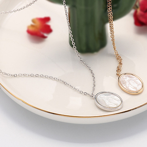 NOUVEAU Dainty Vierge Marie Collier <span class=keywords><strong>Camée</strong></span> Pendentif Plaqué Or <span class=keywords><strong>sur</strong></span> Laiton Coquille Marie Pendentif Collier 18 Pouces En Gros Bijoux Cadeaux - Product Image 1