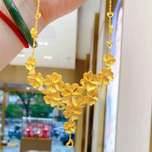 Collar GOODCARE de la Serie Boda Flor y Luna con Flor de Melocotón para Mujer, Elegante, Versátil y de Lujo Discreto - Product Image 1