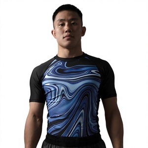 เสื้อรัดกล้ามเนื้อแขนสั้นผู้ชาย พิมพ์ลายคลื่นสีน้ำเงินด้วยเทคนิค Sublimation แห้งเร็ว คุณภาพสูง ผลิตจากโพลีเอสเตอร์ - Product Image 1