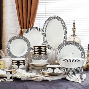 Vente en gros personnalisée de services de table en porcelaine fine noire et blanche de style européen classique, assiettes et bols en céramique - Product Image 1