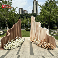 Décoration de scène, prix de gros, décoration de fond en métal pour mariage, décoration ondulée, support en arc