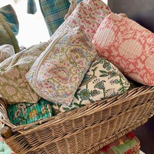 Low Moq Women's Fashion Customized Hand Block Printed <b>Quilted</b> <b>Makeup</b> <b>Bag</b> Cotton Fabric Small and Large Toiletry <b>Bag</b> Pouch - Product Image 1