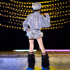 Trajes de Baile Jazz para Niñas, Bolero con Lentejuelas Plateadas, Top Corto Negro, Pantalones Cortos con Adorno de Plumas, Atuendo para Actuaciones en Escenario, Ropa Infantil - Product Image 3