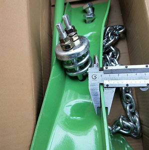 Support de pneu de secours universel pour porte-pneu monté sur <span class=keywords><strong>attelage</strong></span> de camion pour semi-remorque - Product Image 5