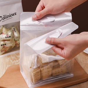 Bolsa de papel blanca con asa troquelada y diseño de copo de nieve, embalaje crujiente para panadería, aperitivos, dulces, turrón, galletas, con cierre autoadhesivo - Product Image 3