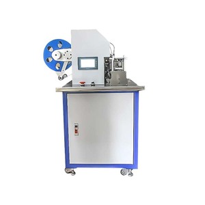 Machine d'étiquetage automatique des manchons avec pompe pour bouteilles de boissons en plastique - Product Image 2