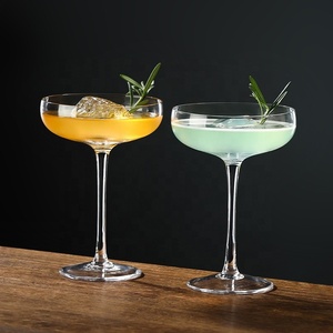 Vasos de Martini y Cóctel de Plástico de 6 oz con Diseño de Tallo de Margarita, Estilo Retro de Lujo Ligero para Fiestas y Uso Doméstico - Product Image 4