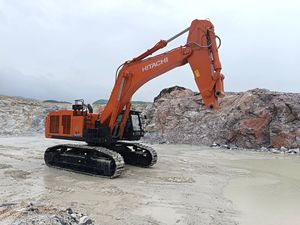 รถขุดไฮดรอลิกแบบตีนตะขาบ ZX900LCH ขนาด 86 ตัน สำหรับงานหนัก พร้อมบุ้งกี๋ขนาด 7 ลูกบาศก์เมตร - Product Image 1
