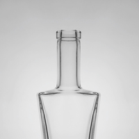 Indah ramping botol kaca heksagonal 750ml botol kaca bening vodka wiski gin botol kaca minuman keras dengan tutup gabus
