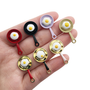 Popular raspador de huevos fritos, utensilios de cocina, colgante de dibujos animados, accesorios creativos de joyería DIY - Product Image 1